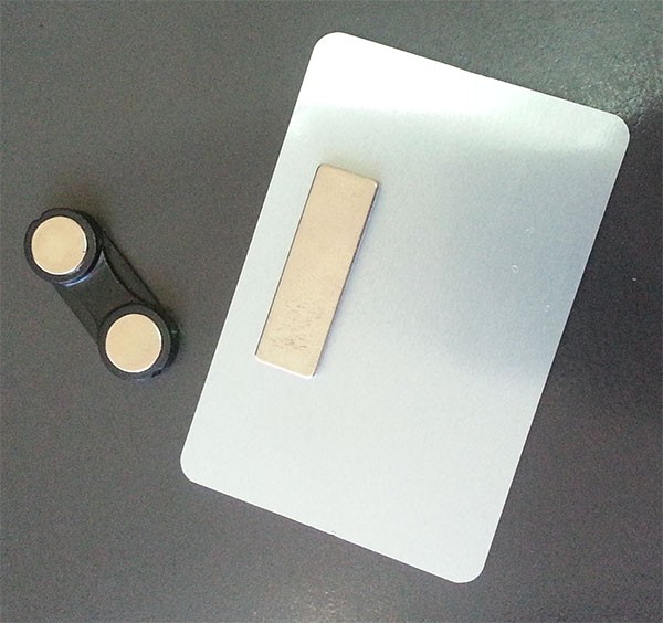 бейдж на магнитной застёжке